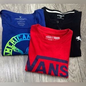 👕 Bundle of 3 Boys' T-Shirts - Vans, Express, and American Eagle